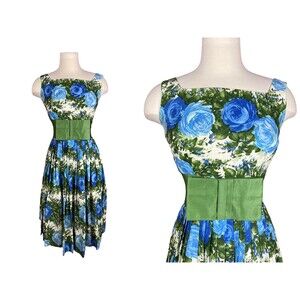 23” waist Vintage Late 1950s 50s Early 1960s Green Blue Sleeveless Floral Dress